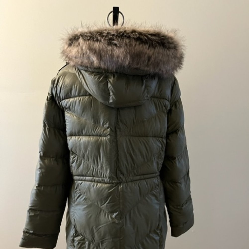 Columbia Women's Down Jacket - Large